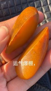 和田玉籽料原石,有裂没办法切开真的是太完美了